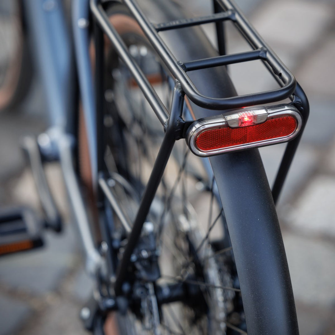 Fahrradfahrer auf Allrad Bikes im Grünen